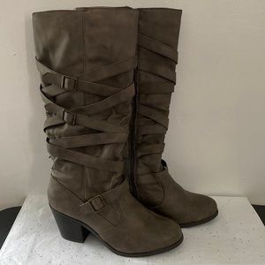 Taupe Mid length zip up boot size 10